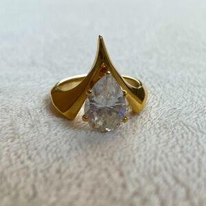 Vintage 1980s 18K Cocktail Ring